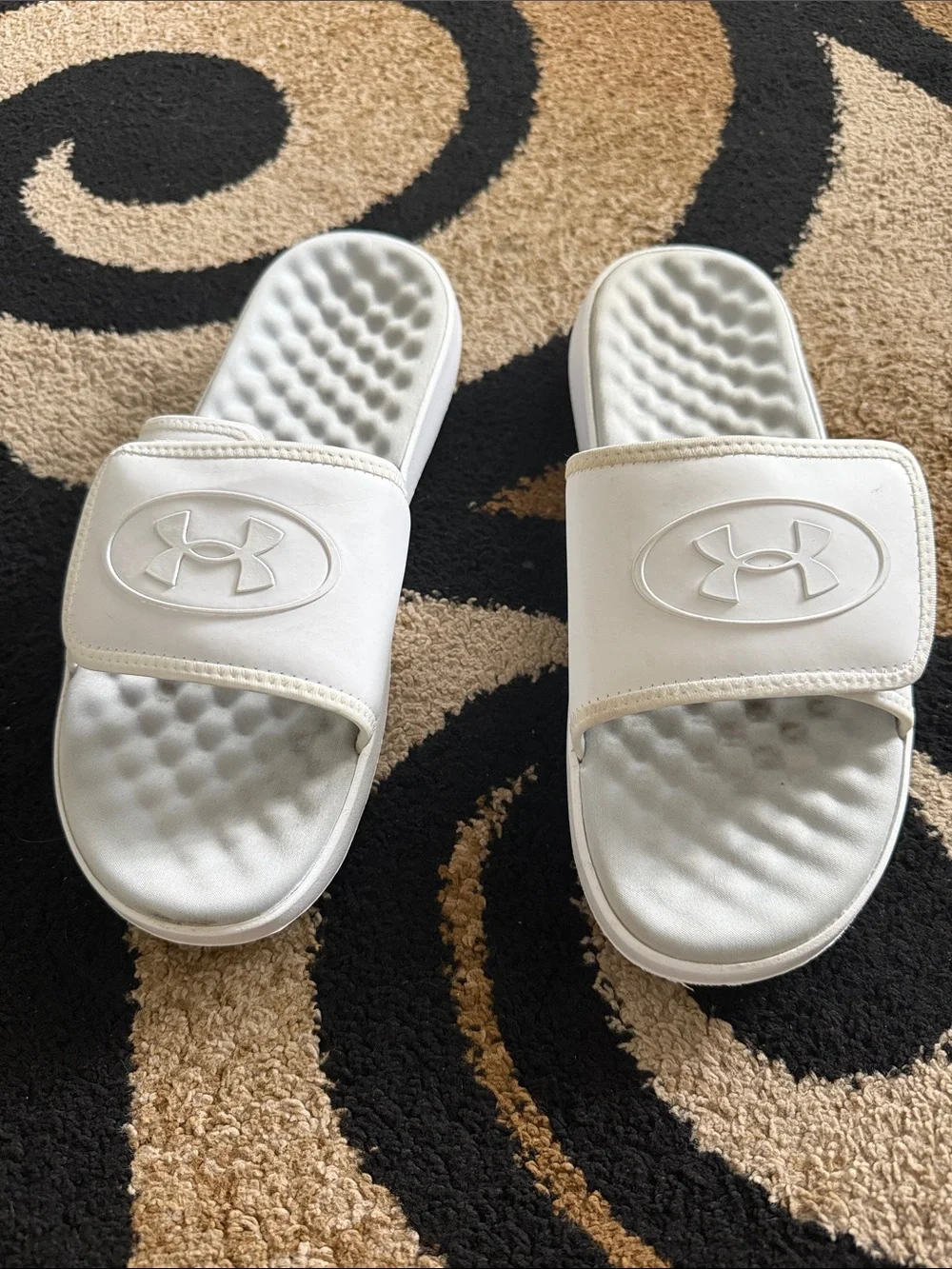 Under Armour White Adjustable Slide Sandals size 10